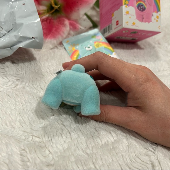 POP MART Wish Care Bears Colorful Hugs Figure with Star - Picture 5 of 10